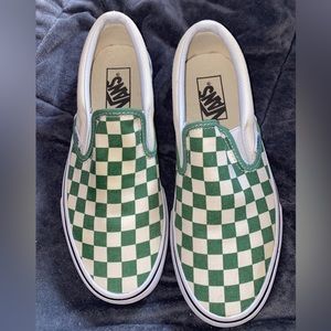 Green and cream checkered